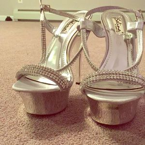 Sexy Sparkly Stilettos 👠